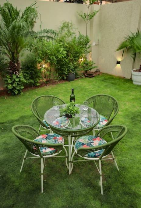 Saiba Outhouse- 4 Bed Room- Pool- Theatre- Partyhall- Garden & Terrace Sitting Area Dzsaipur Kültér fotó