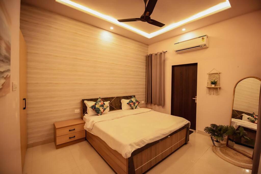 Saiba Outhouse- 4 Bed Room- Pool- Theatre- Partyhall- Garden & Terrace Sitting Area Dzsaipur Kültér fotó