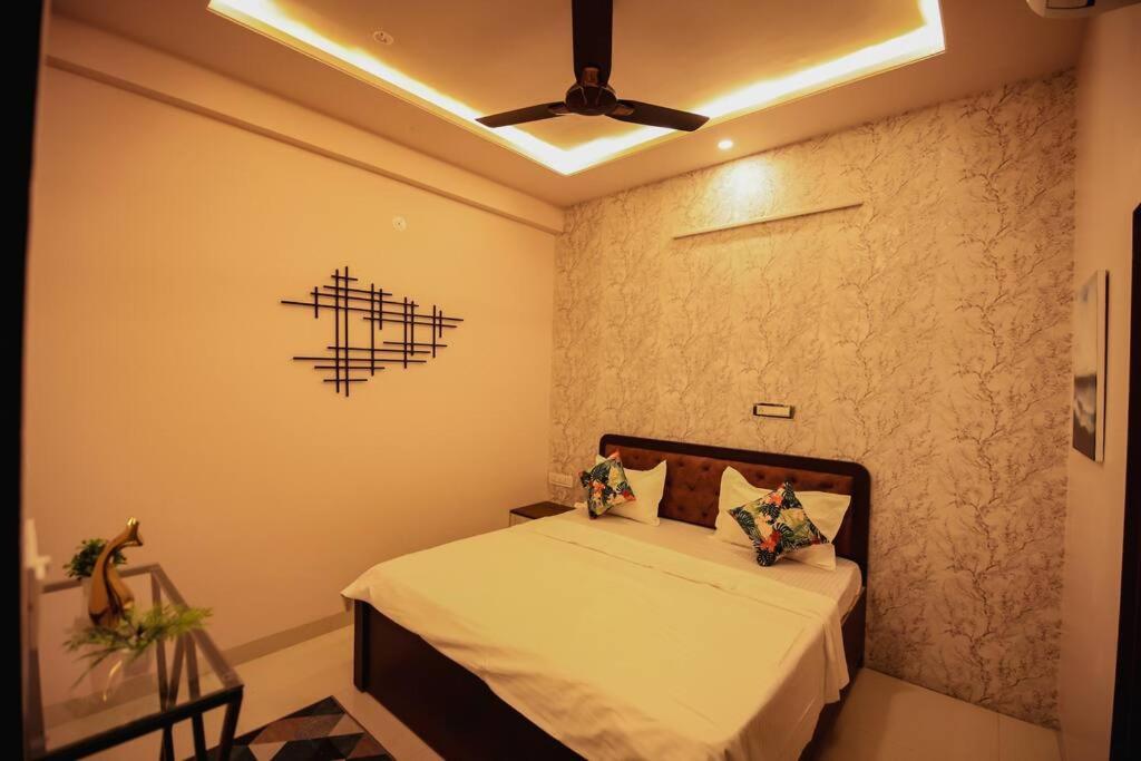 Saiba Outhouse- 4 Bed Room- Pool- Theatre- Partyhall- Garden & Terrace Sitting Area Dzsaipur Kültér fotó