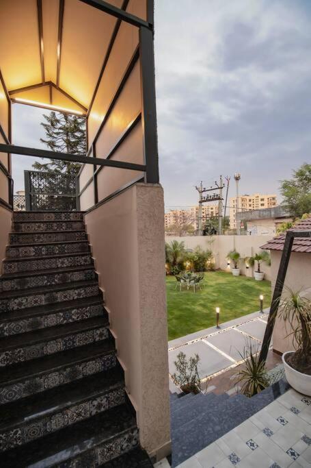 Saiba Outhouse- 4 Bed Room- Pool- Theatre- Partyhall- Garden & Terrace Sitting Area Dzsaipur Kültér fotó